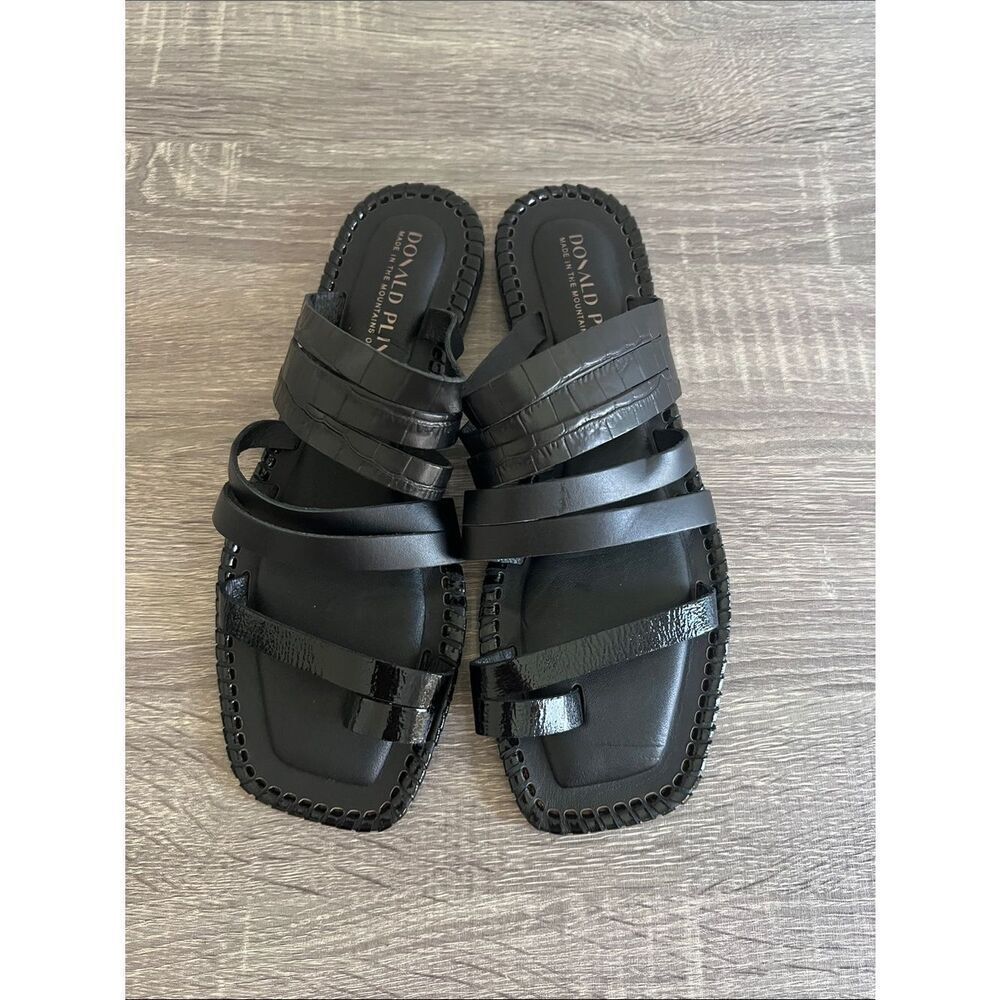 Donald Pliner Emmaline Croc Embossed square toe Strappy Sandals 7.5